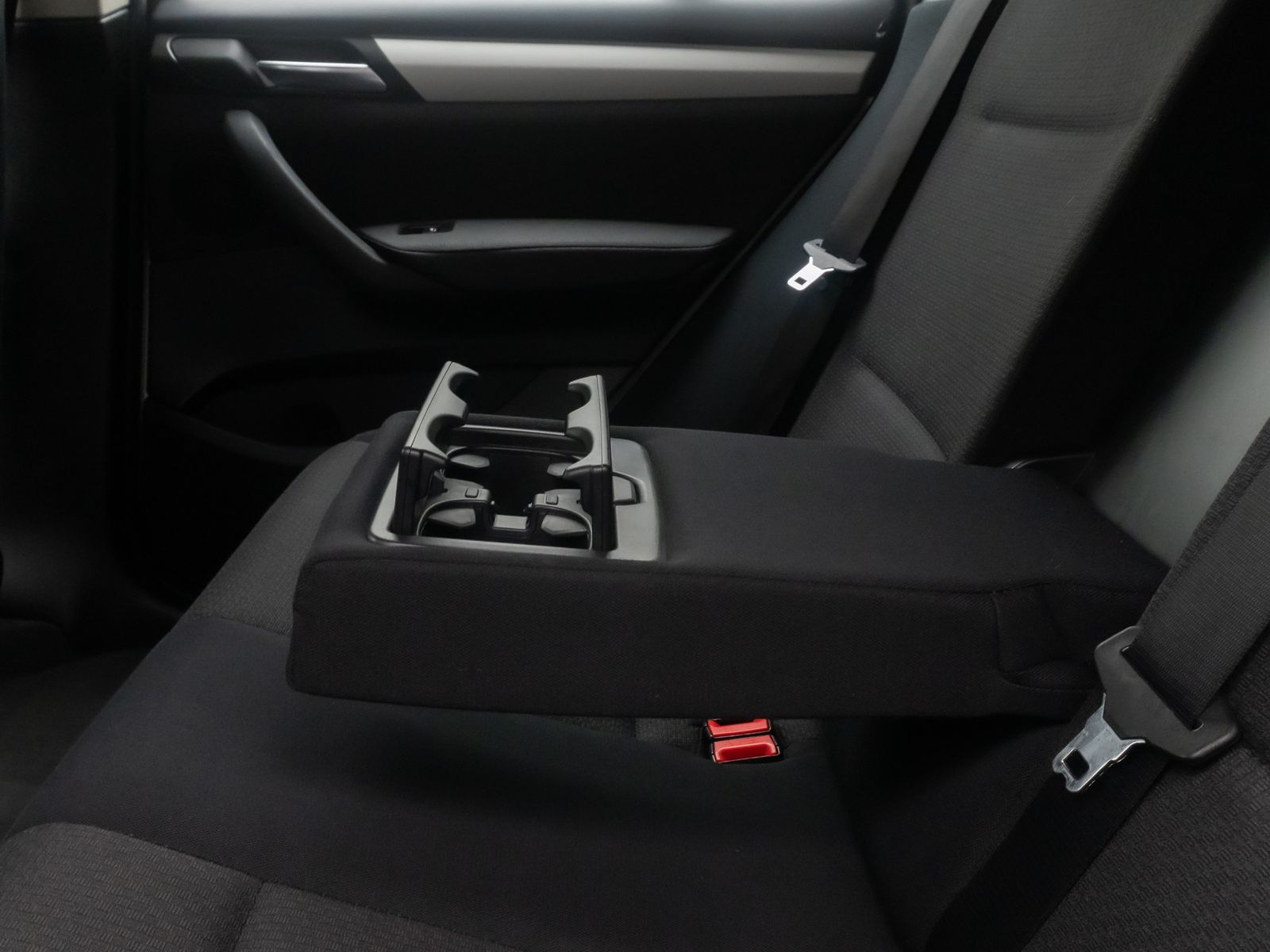 Fahrzeugabbildung BMW X3 sD18d HUD Bi-Xenon FernlichAss NavviBisiness