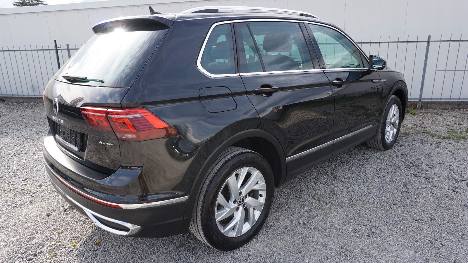 Fahrzeugabbildung Volkswagen Tiguan Elegance 4M, Kamera, Navi, AHK, IQ.Light