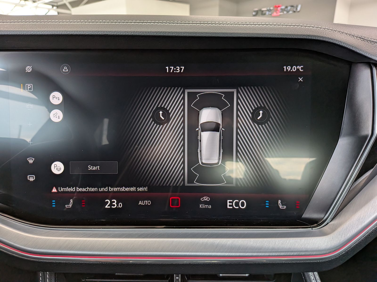 Fahrzeugabbildung Volkswagen Touareg 3.0TDI 4M R-Line VOLL Black 22" UPE 114T