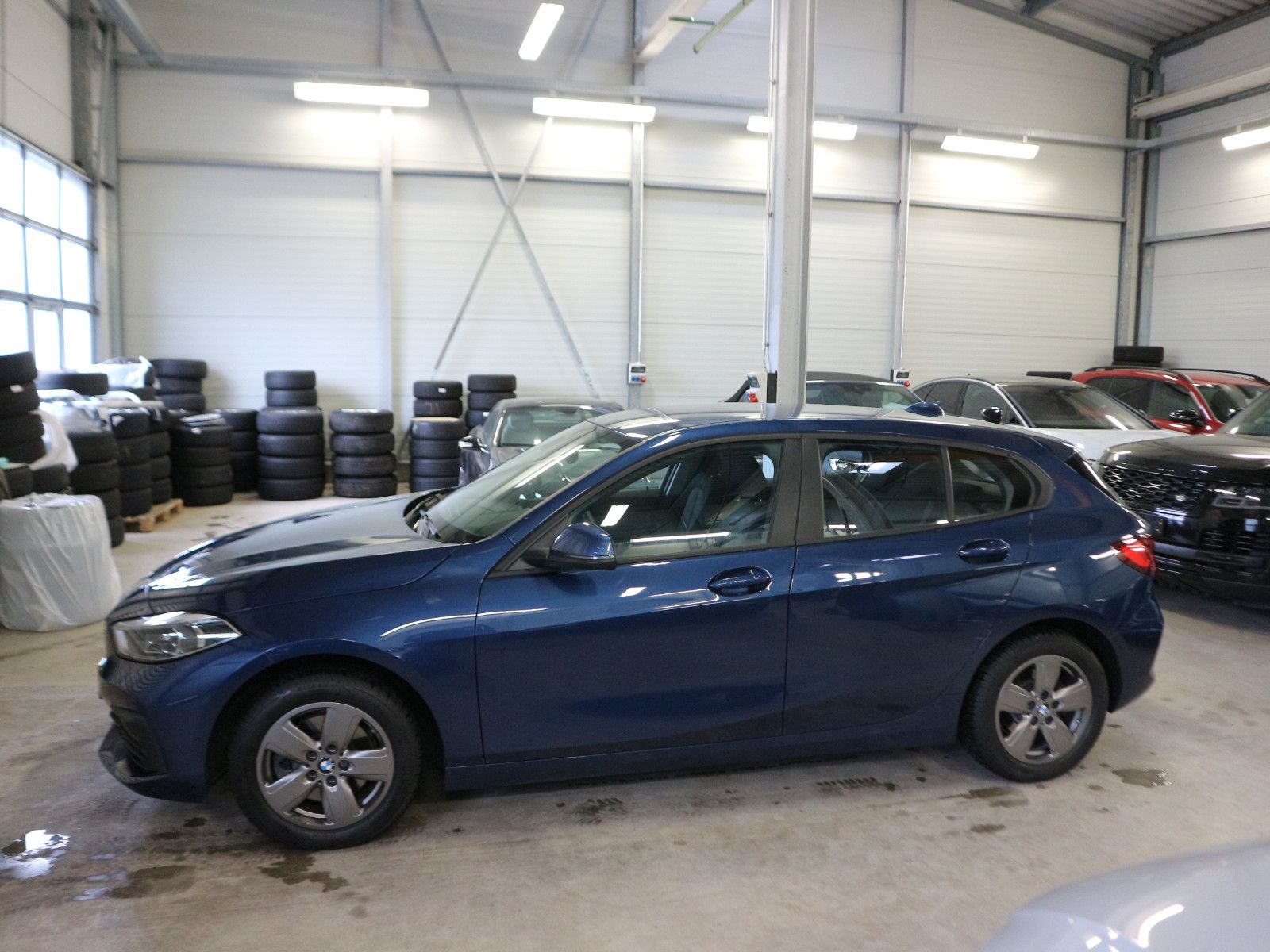 Fahrzeugabbildung BMW 118 i Advantage DAB GRA LED Nav PDC Live-Cockpit