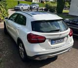 Mercedes-Benz GLA 180 -Sport Utility Vehicle - Mercedes-Benz GLA 180 von privat