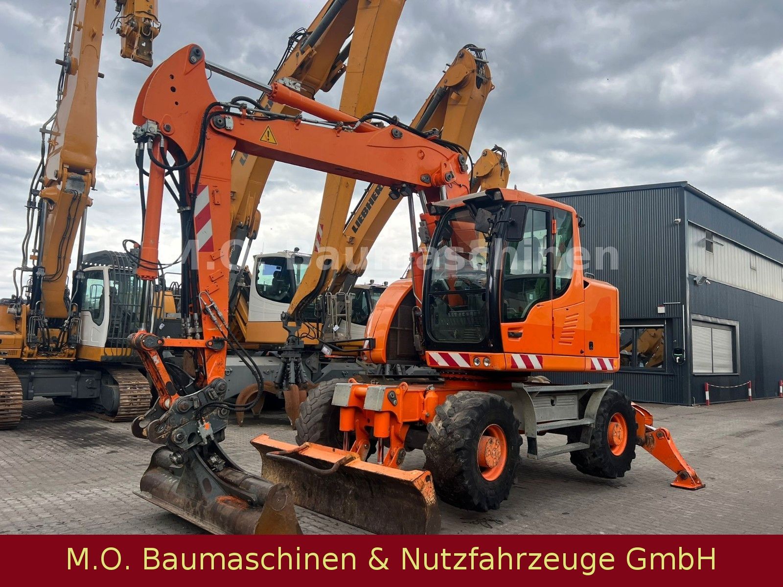 Fahrzeugabbildung Liebherr A914 COMPACT LITRONIC 14T
