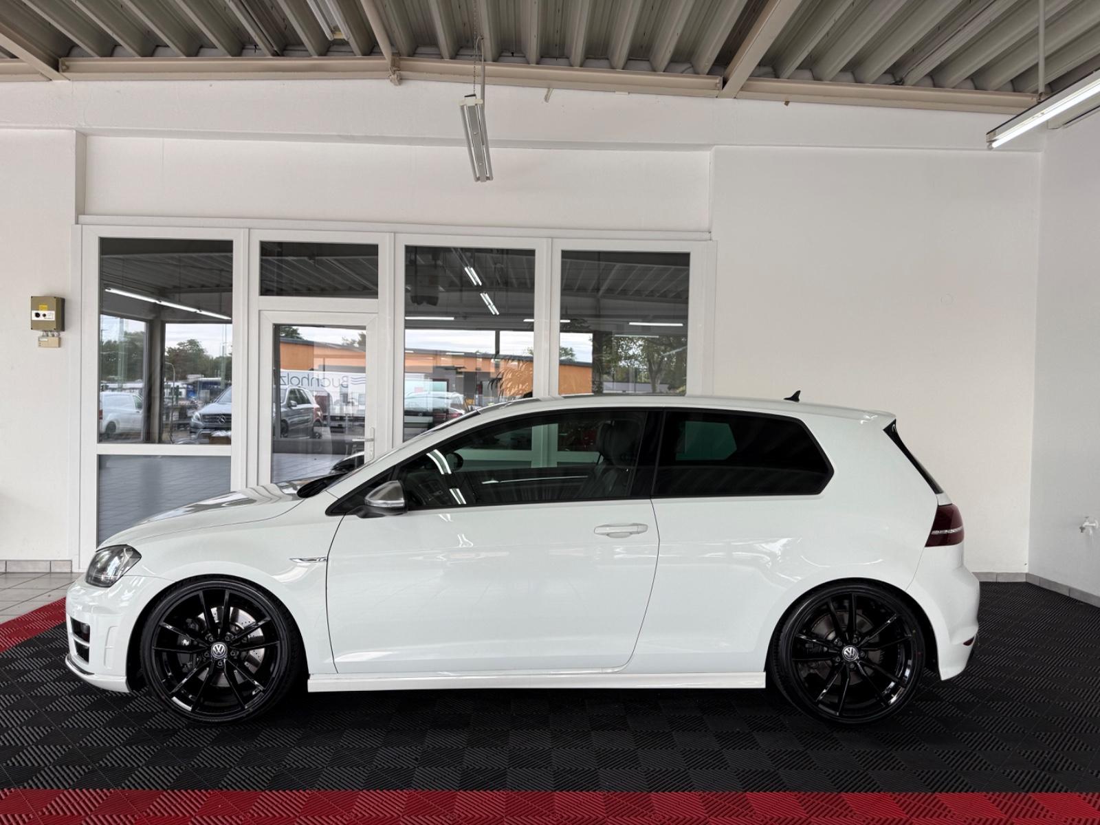 Volkswagen Golf 7R 2.0 TSI 300 ch DSG 4Motion / Cuir / Jantes Pretoria 19" / Caméra de recul / Sièges chauffants