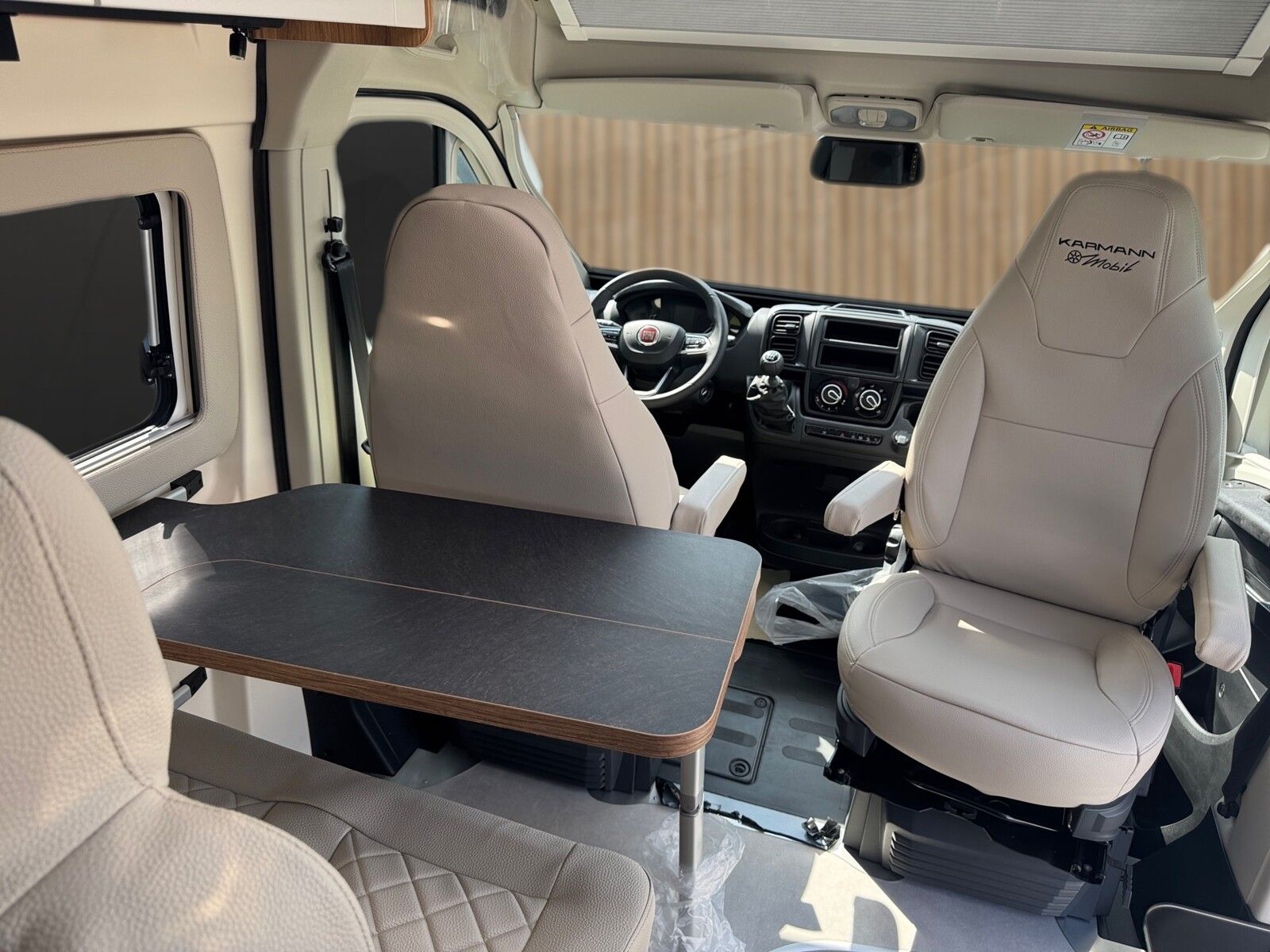 Fahrzeugabbildung Karmann Dexter DE 580 140 PS und Concept Paket