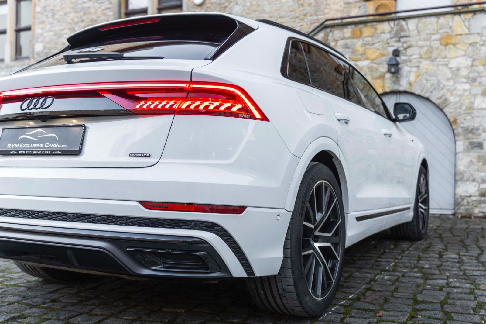 Fahrzeugabbildung Audi Q8 55 TFSI Quattro S-LINE B&O 3D ACC MATRIX NAV