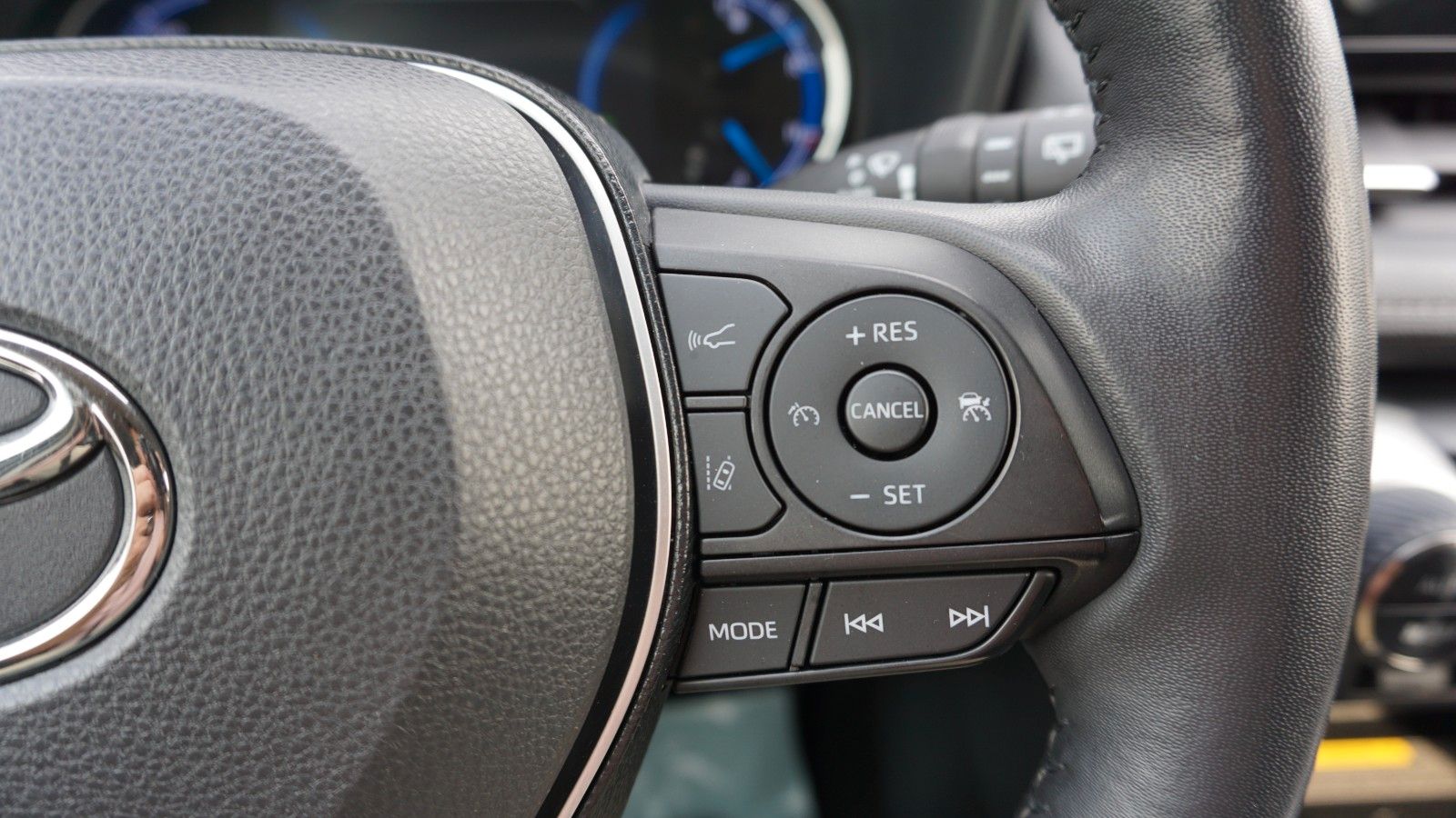 Fahrzeugabbildung Toyota RAV4 Hybrid 4x4 Team Deutschland LED,ACC,SH,AHK