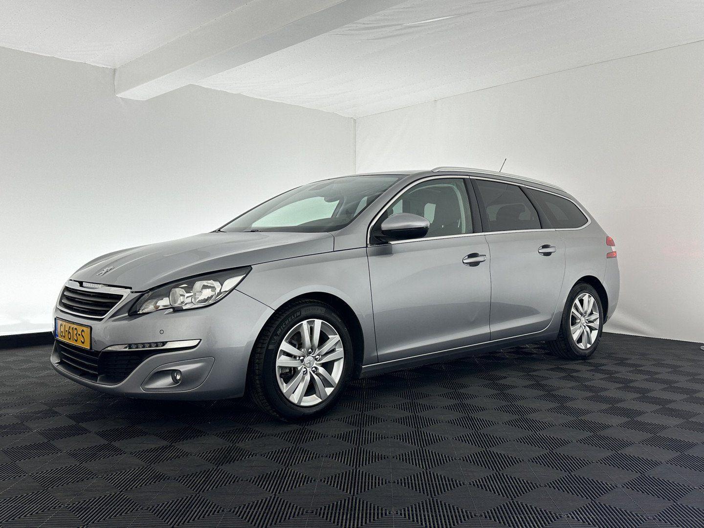 Peugeot 308 2015 — interior