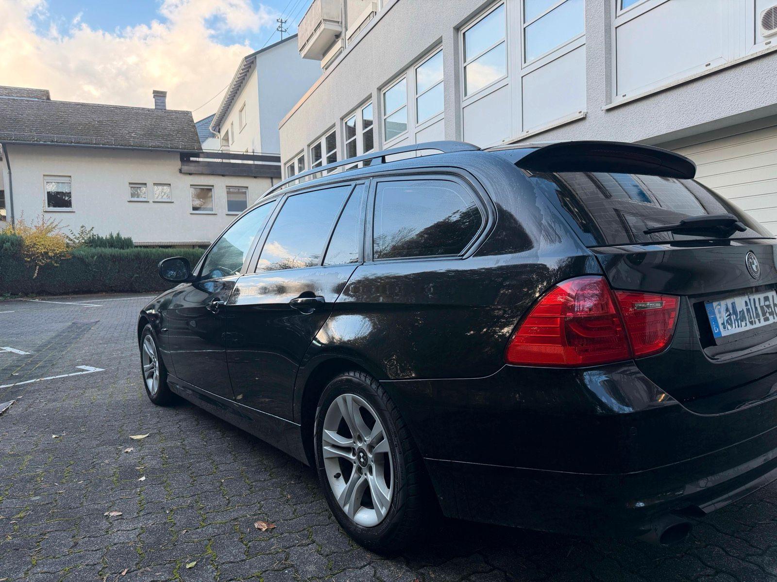 BMW 320 2009 — engine 179 HP (132kW)