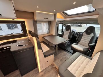 Sunlight Adventure T 67 Combi 6E SAT TV HUBBETT LED