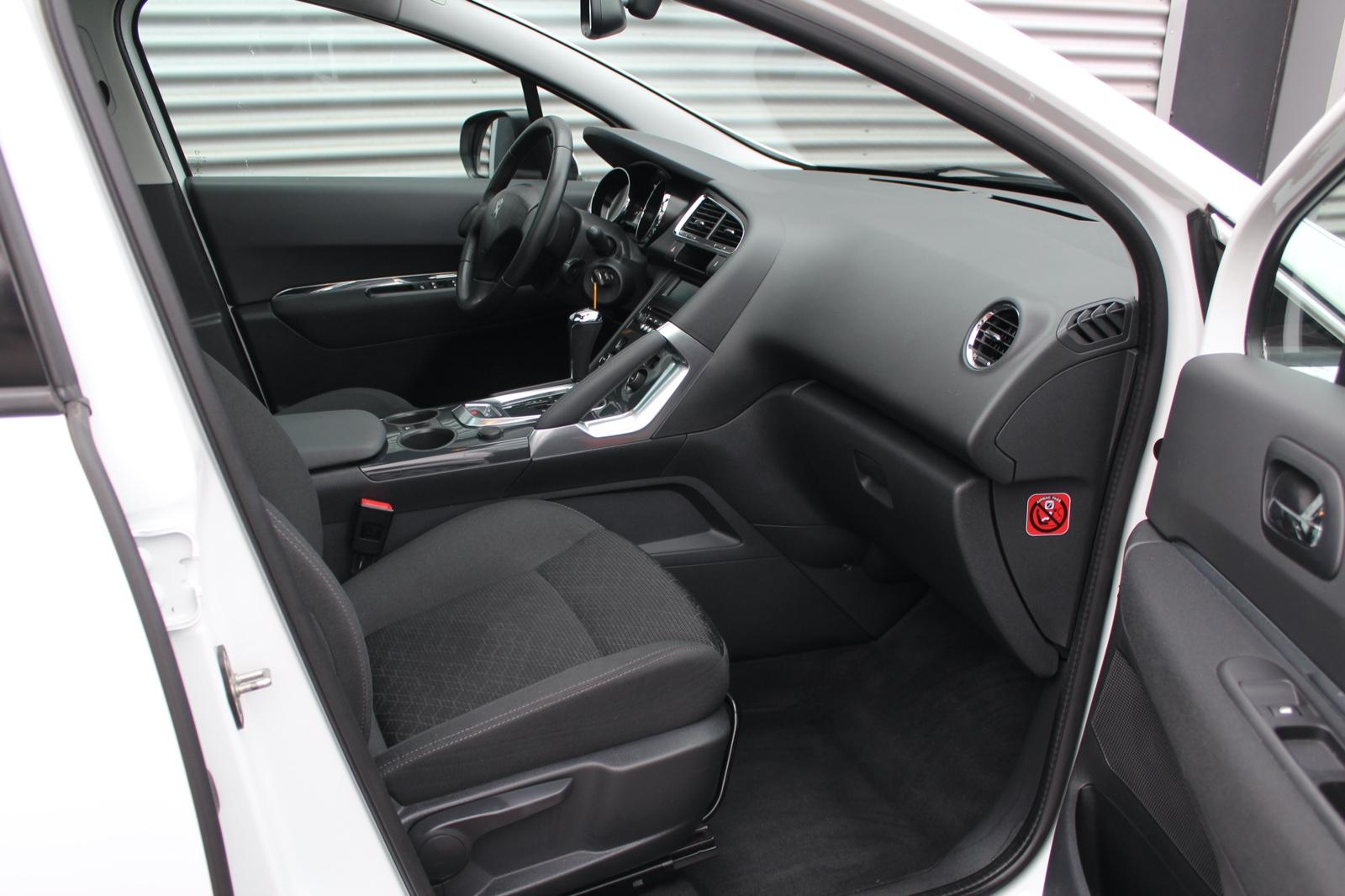 Peugeot 3008 ACTIVE AUTOMATIK KLIMA PANORAMA PDC