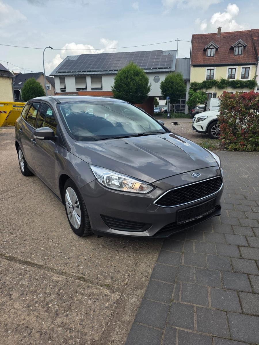 Ford Focus Turnier Trend 1,0L TÜV 11/2027