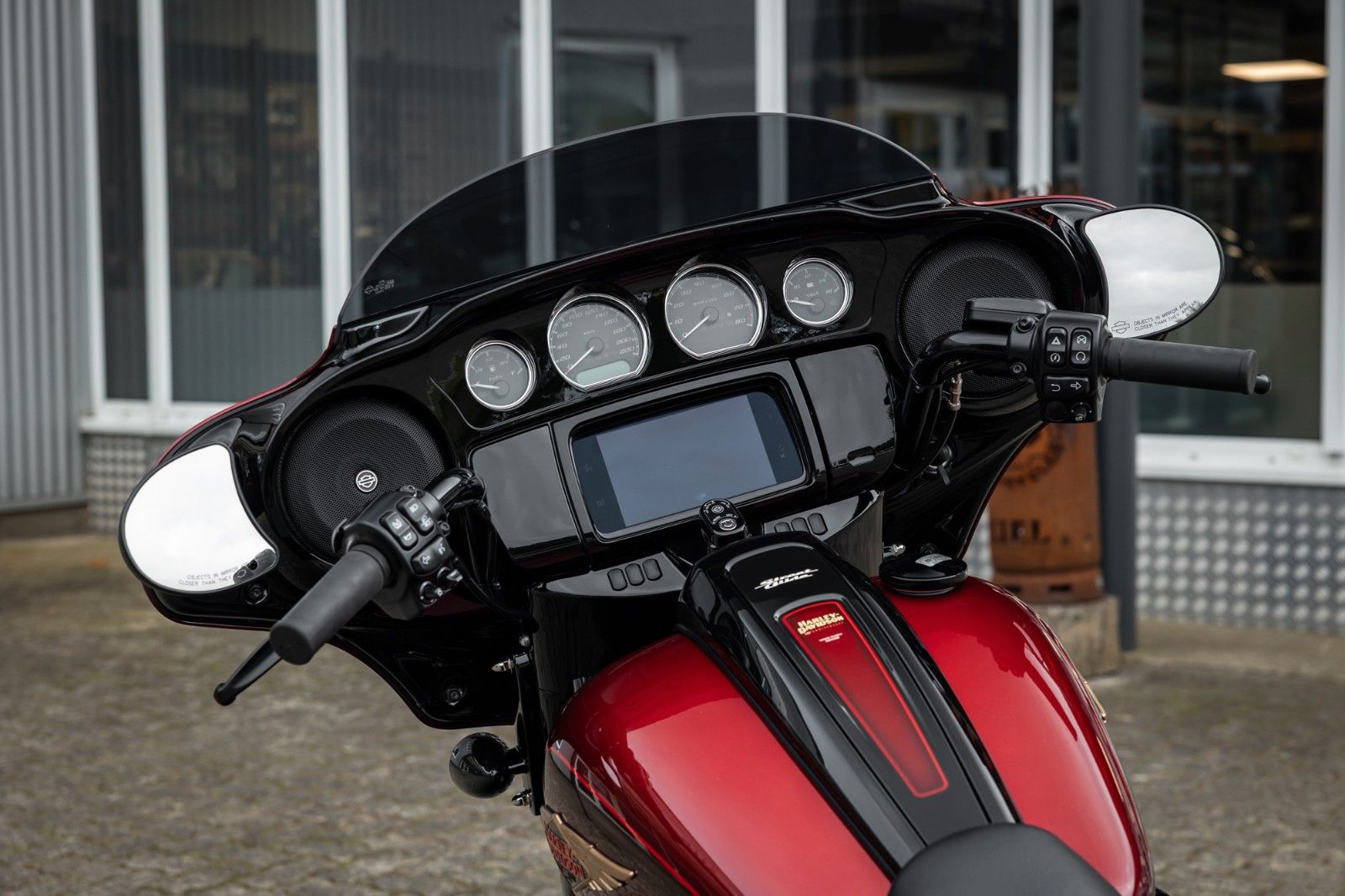 Fahrzeugabbildung Harley-Davidson FLHXS Street Glide 114 cui - 120th ANNIVERSARY