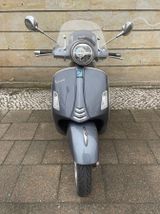 Vespa GTS 125 Touring Topcase Windschild um. - VESPA 125 GTS