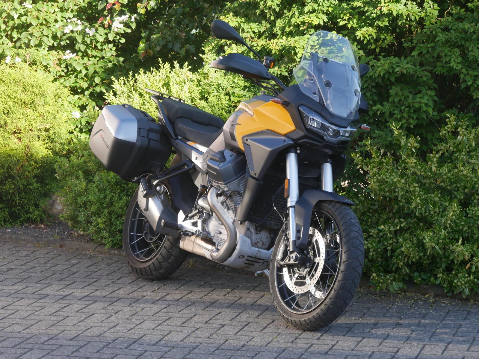 Moto Guzzi Stelvio 1000