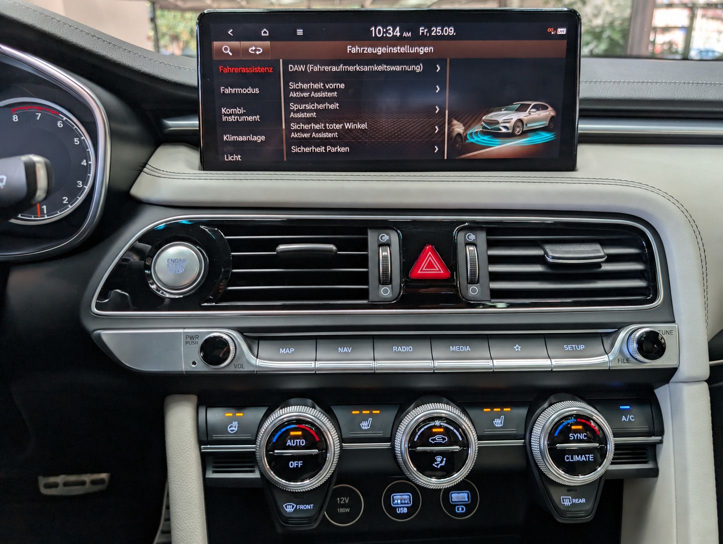 Fahrzeugabbildung Genesis G70 2.0 T-GDI Sport PANO*LEDER*ACC*LED*KAM*19"LM