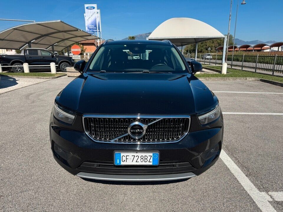 Volvo XC40 T2 Geatronic Momentum Pro imagem 2