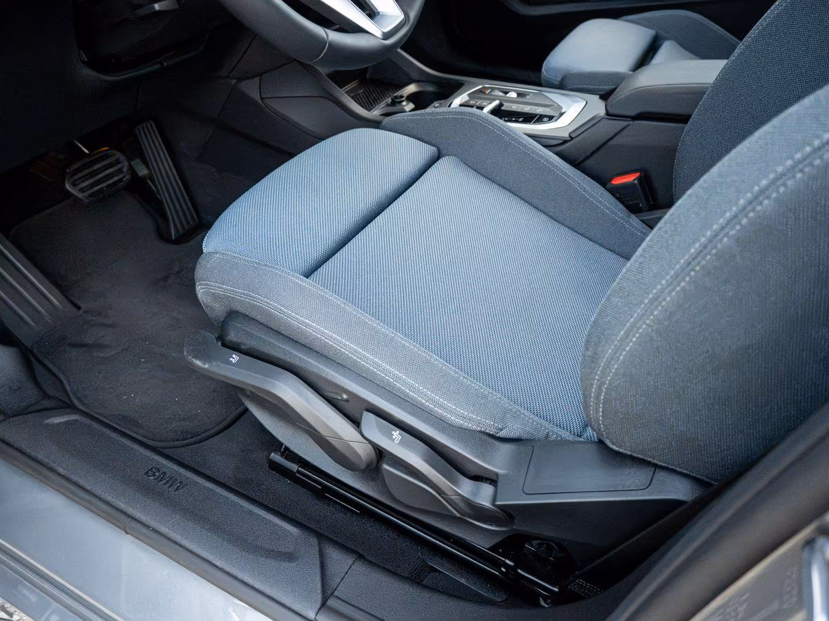 BMW 1 Series AdLED KoZg SpSitze SpieglP ParkA S-Glas 17", миниатюра 8
