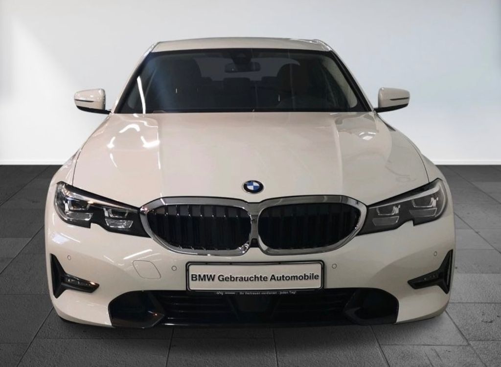 Image of BMW 320