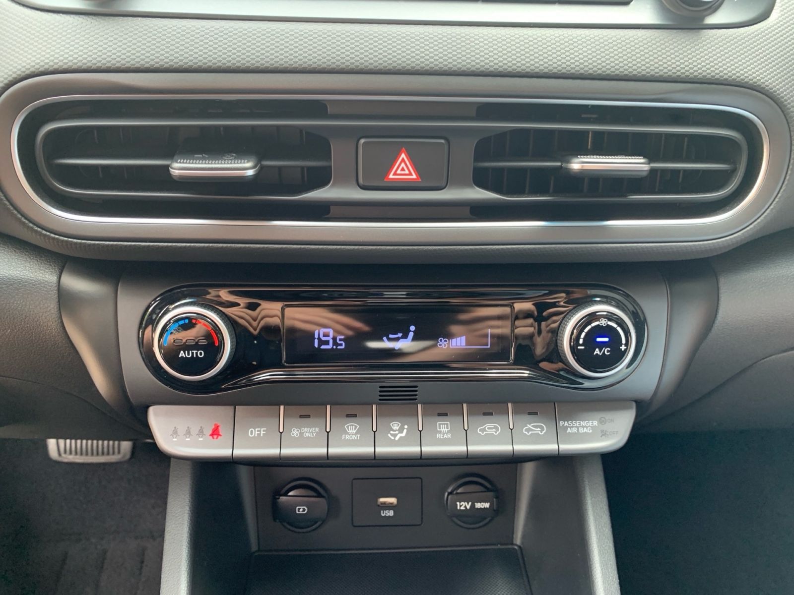 Fahrzeugabbildung Hyundai Kona 1.6 GDI Ed. 30 Hybrid DCT Kamera