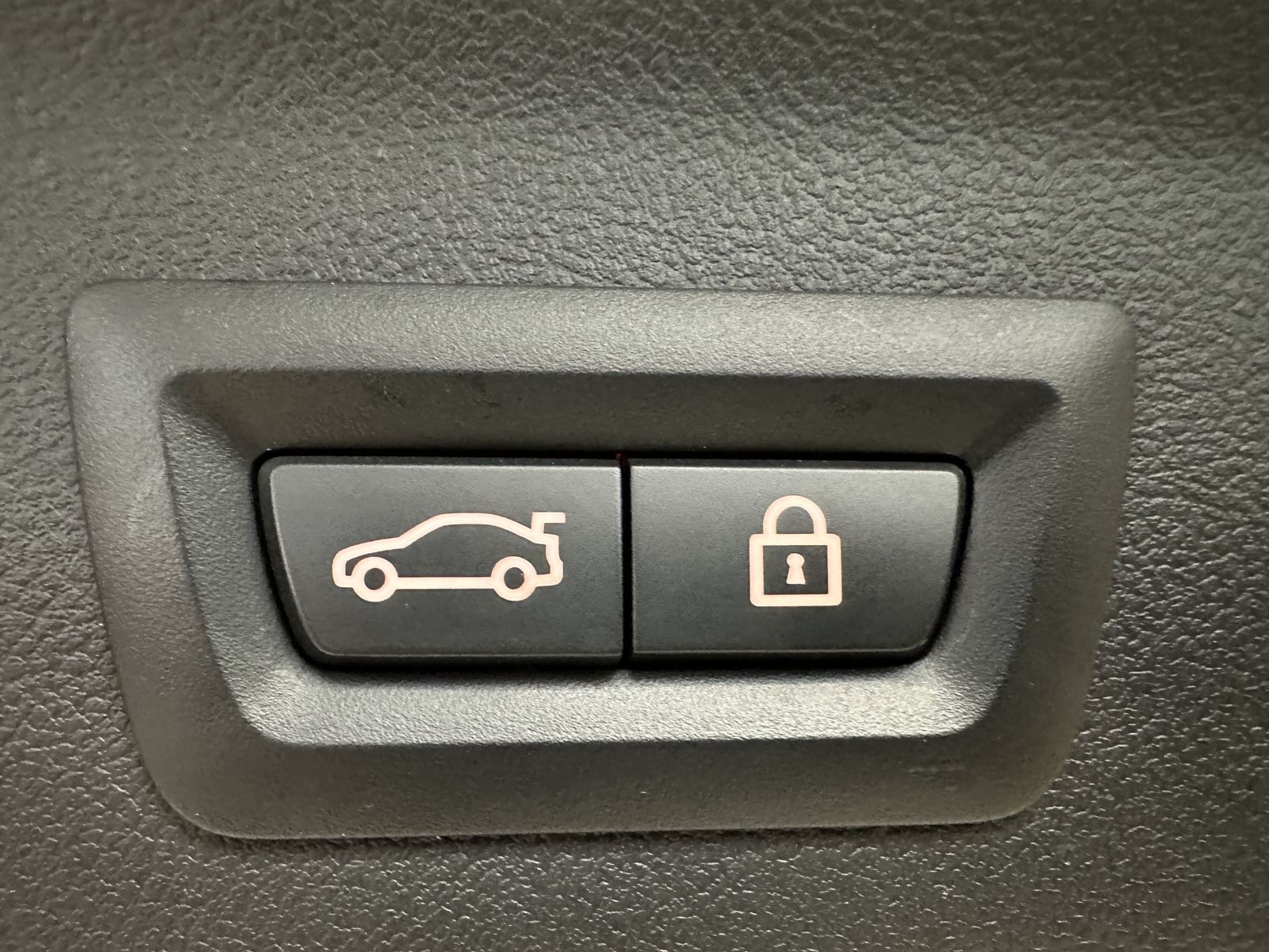 Fahrzeugabbildung BMW X3 xDrive20d M-Sport NAV+LED+AHK+H&K+20ZO+360°