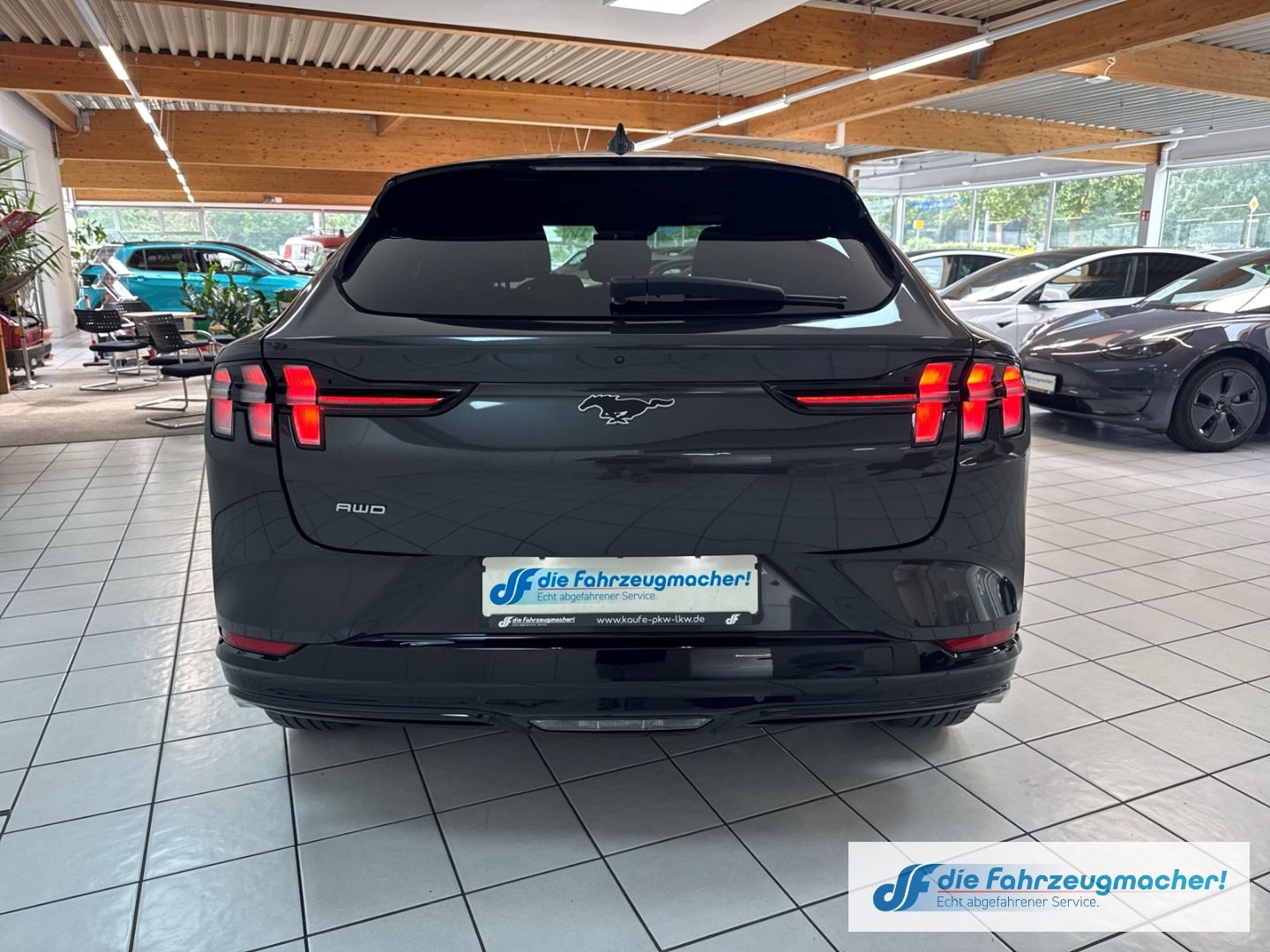 Fahrzeugabbildung Ford Mustang MACH-E Mach-E Premium AWD Navi Digitales