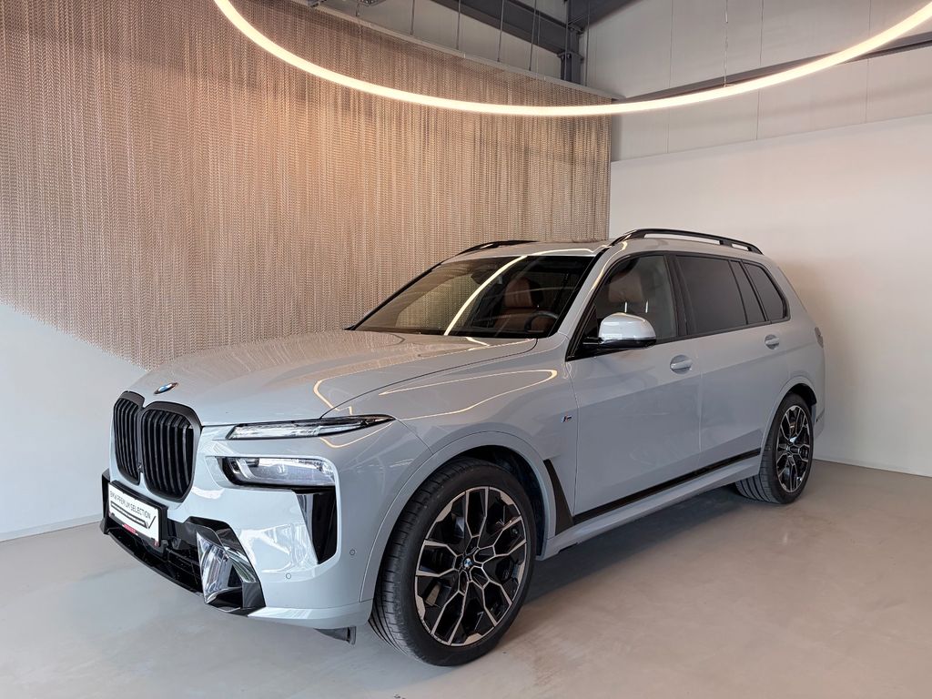 Image of BMW X7