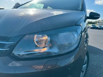 Volkswagen Touran - 2