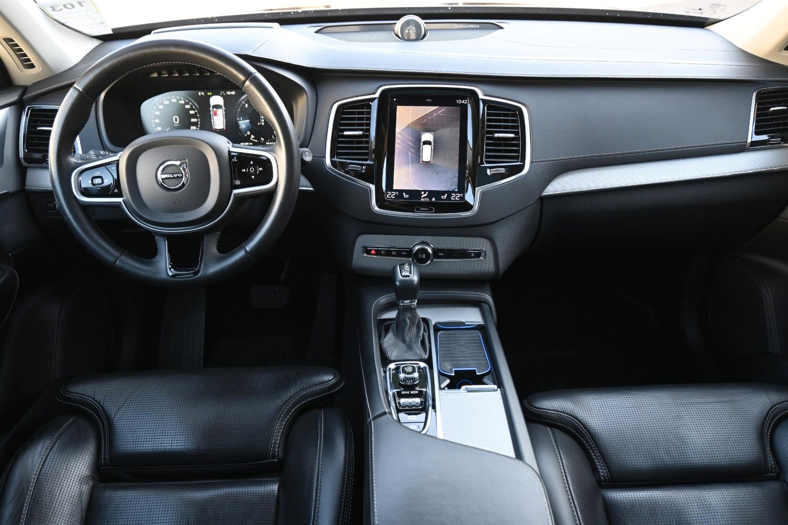 Fahrzeugabbildung Volvo XC90 D5 AWD Autom. Inscription*LUFT*360°*AHK*7-S