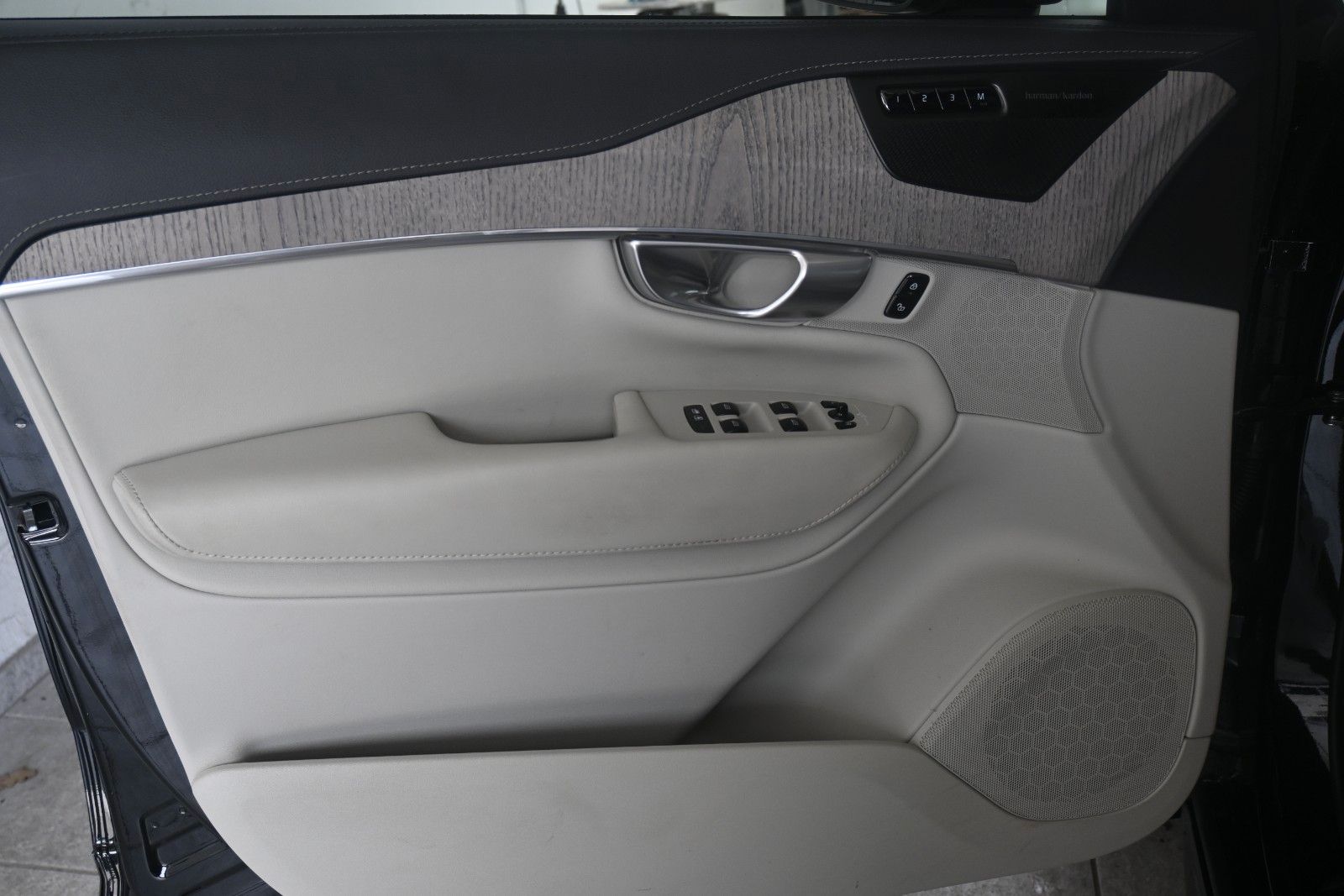 Fahrzeugabbildung Volvo XC90 T8 AWDUltimate Dark Recharge Plug-In Hybrid