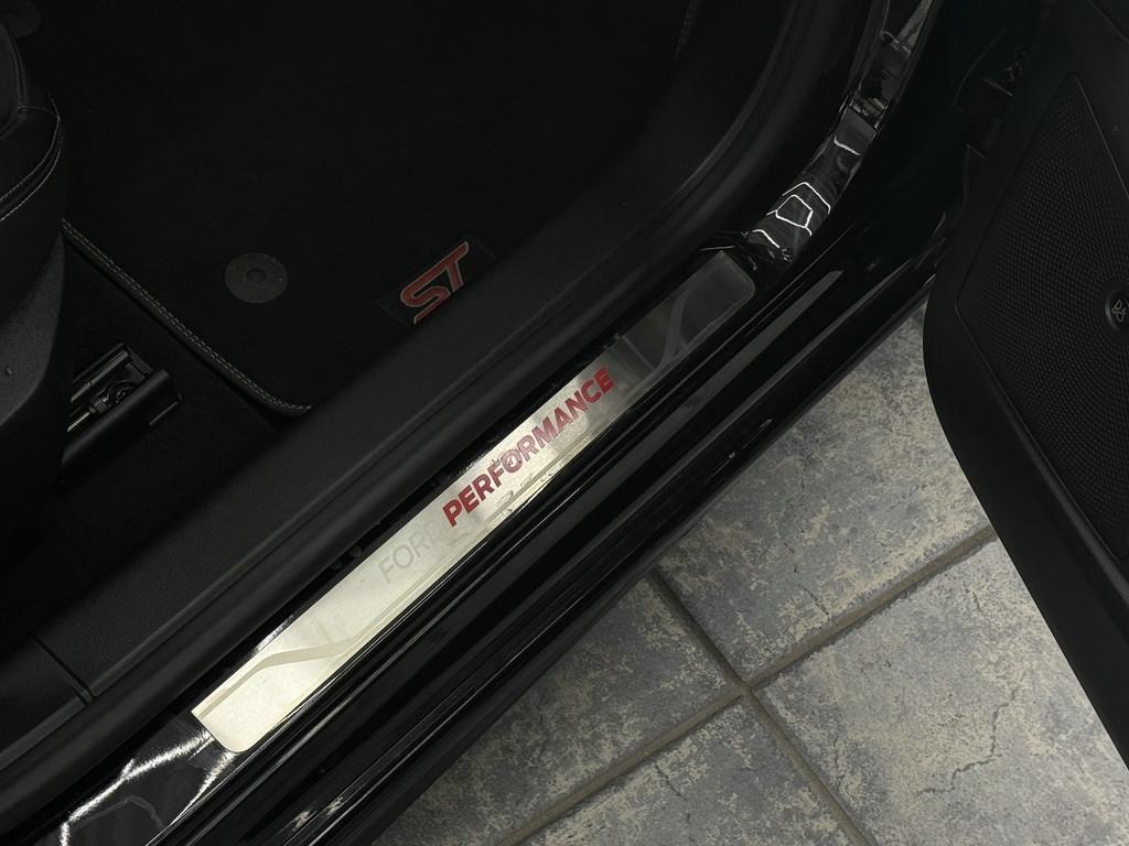 Ford Focus ST 2.3 EcoBoost, LED, Leder, B&O, ACC, DAB