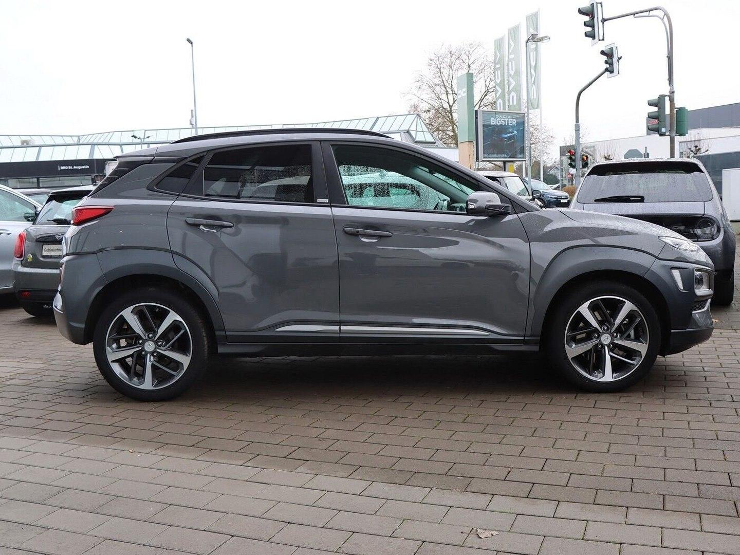 Hyundai Kona Premium 2WD
