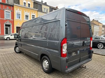 Fahrzeugabbildung Fiat Ducato Grossr.-Kasten 33 120  L4