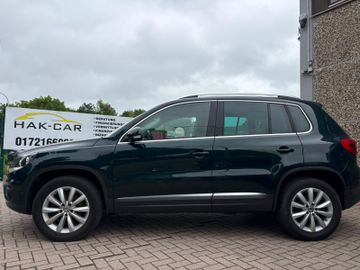 Volkswagen Tiguan - 1
