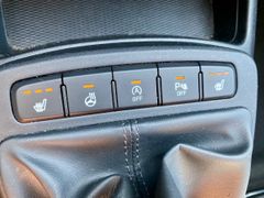 Fahrzeugabbildung Hyundai i10 1.0 KLIMA SHZ LRHZ ALLWETTER PDC BLUETOOTH
