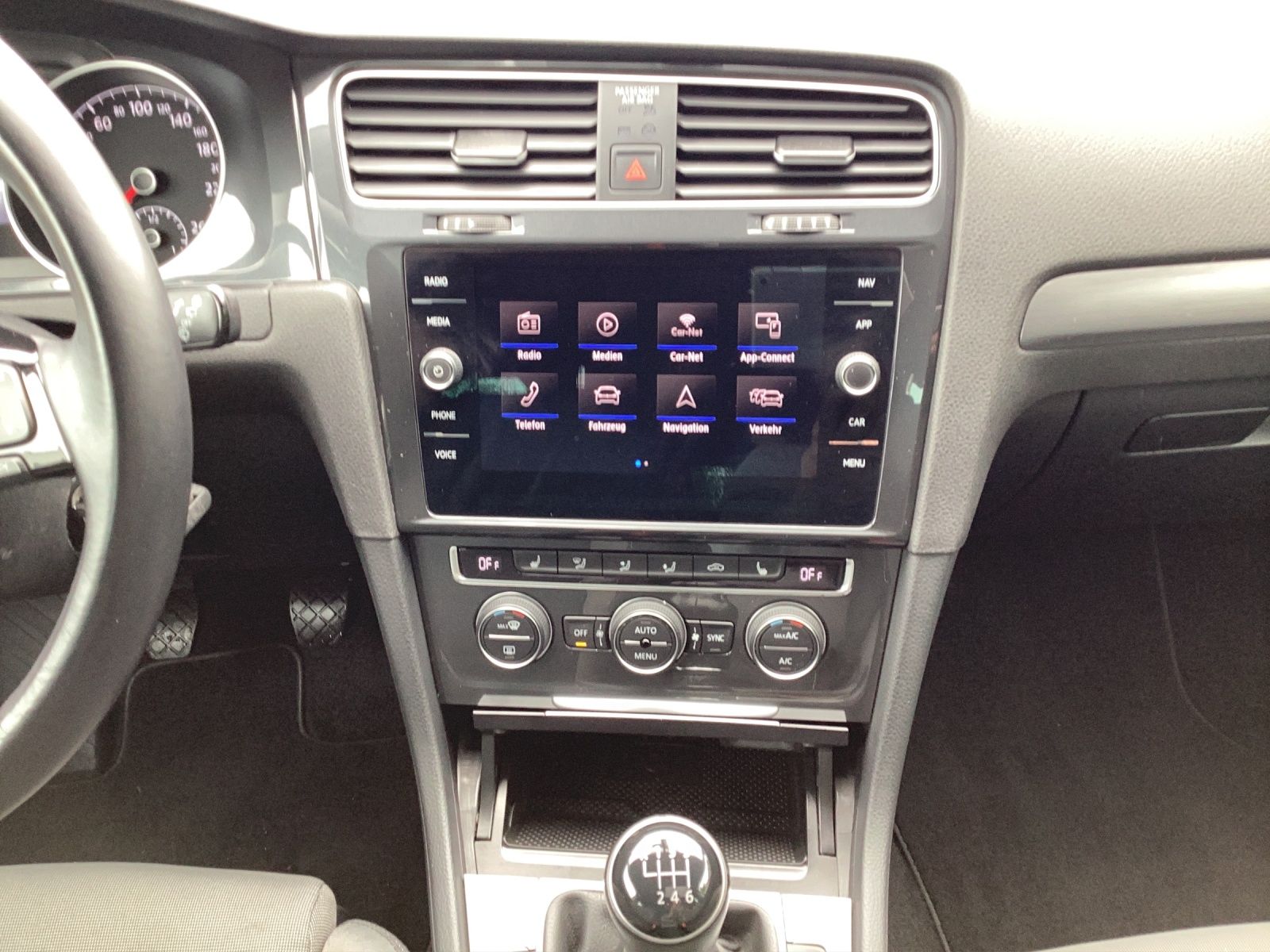 Fahrzeugabbildung Volkswagen Golf VIII TSI Comfortline