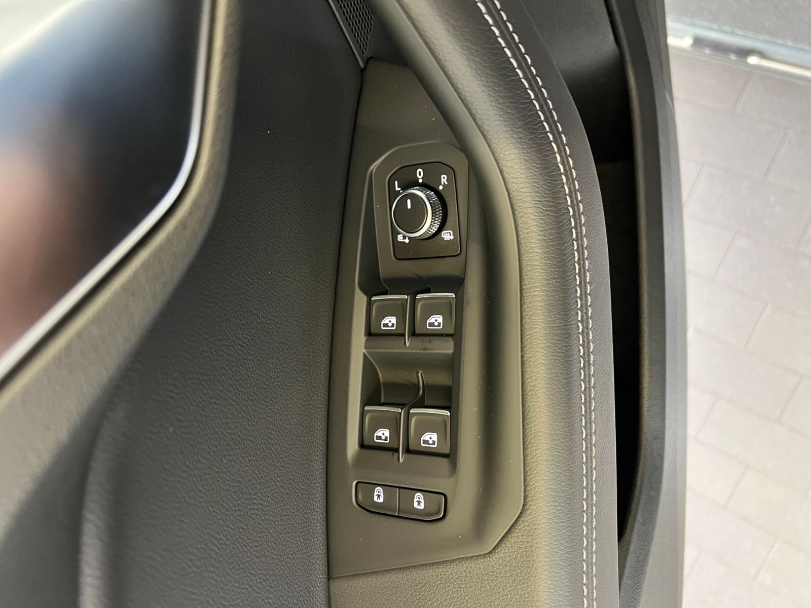 Fahrzeugabbildung Volkswagen Touareg R-Line 3.0 V6 TDI 4MOTION *AHK, LED, Luf