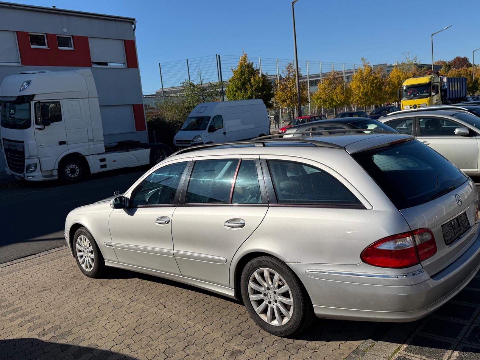 Mercedes-Benz E270 2005 — photo 15
