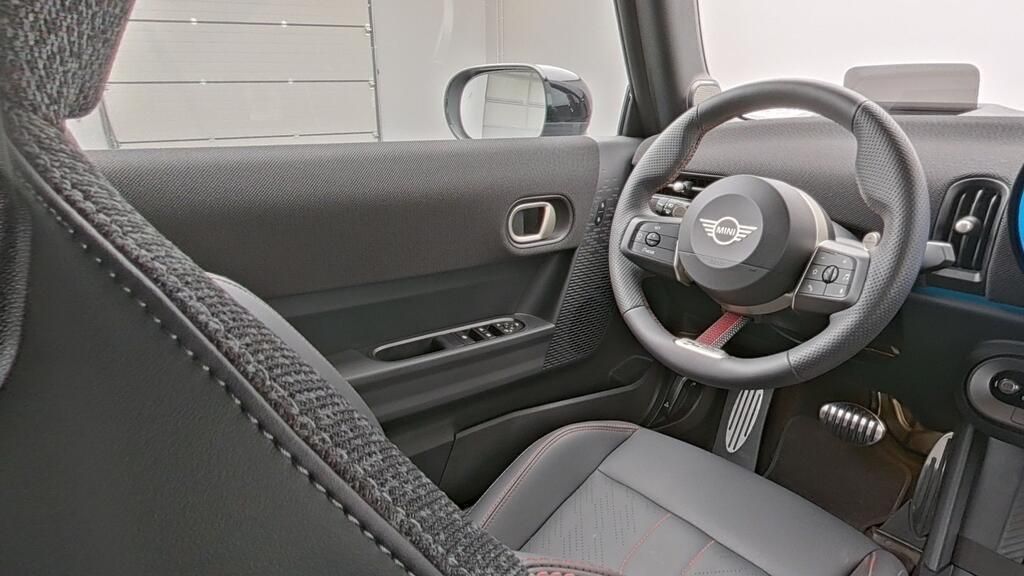 MINI John Cooper Works Cabrio - Bild 11