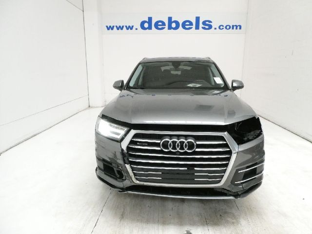 Audi Q7 3.0 D--7-SEATS