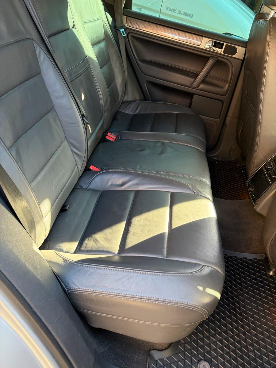 Volkswagen Touareg 2009 — photo 10