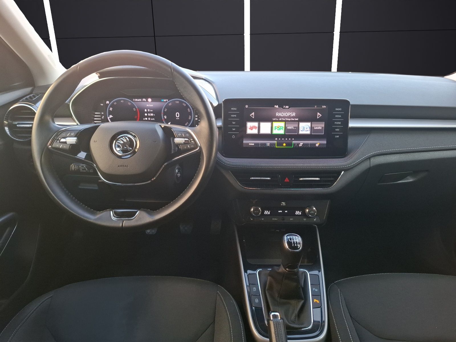 Fahrzeugabbildung SKODA Fabia TSI Style LED Navi AID ACC RFK SH LM