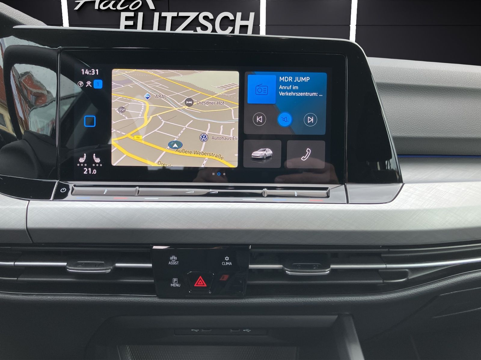 Fahrzeugabbildung Volkswagen Golf VIII Variant TDI Life DSG LED Navi AID ACC