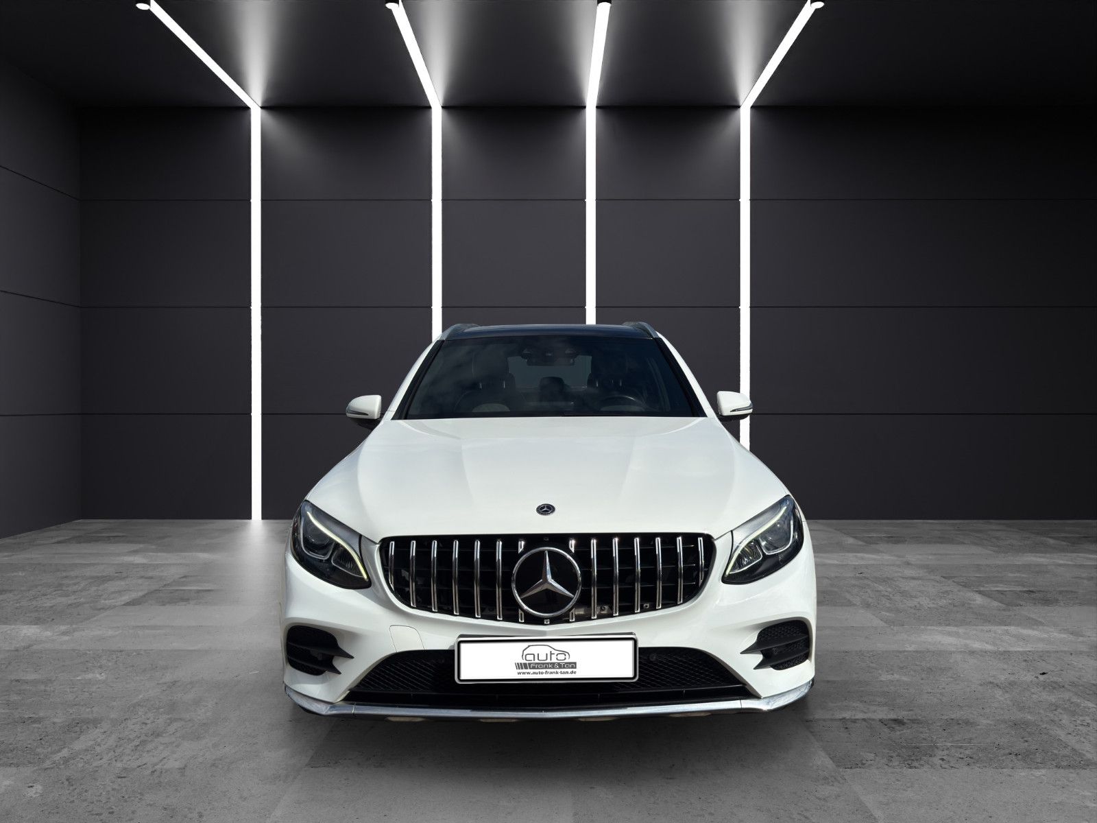 Fahrzeugabbildung Mercedes-Benz GLC 220 d 4Matic/AMG Line/Pano/ACC/Keyless Go