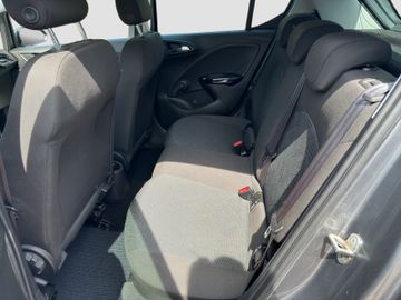 Fotografie des Opel Corsa E Kamera Parkpilot Sitz-/Lenkradheizung