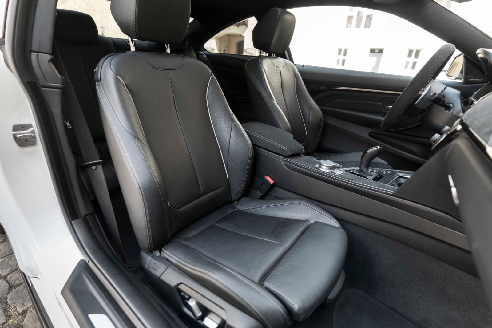 Fahrzeugabbildung BMW 430IX M-PERFORMANCE H&K HUD LED KAM CARPLAY ALC