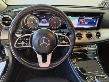 Mercedes E 220 - 12