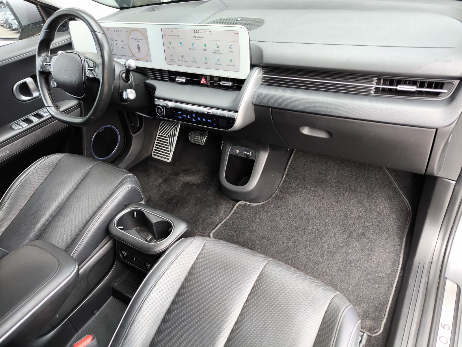 Fahrzeugabbildung Hyundai Ioniq 5 Uniq PANO+AHK+SHZ+HEADUP+NAV+ACC+360°+
