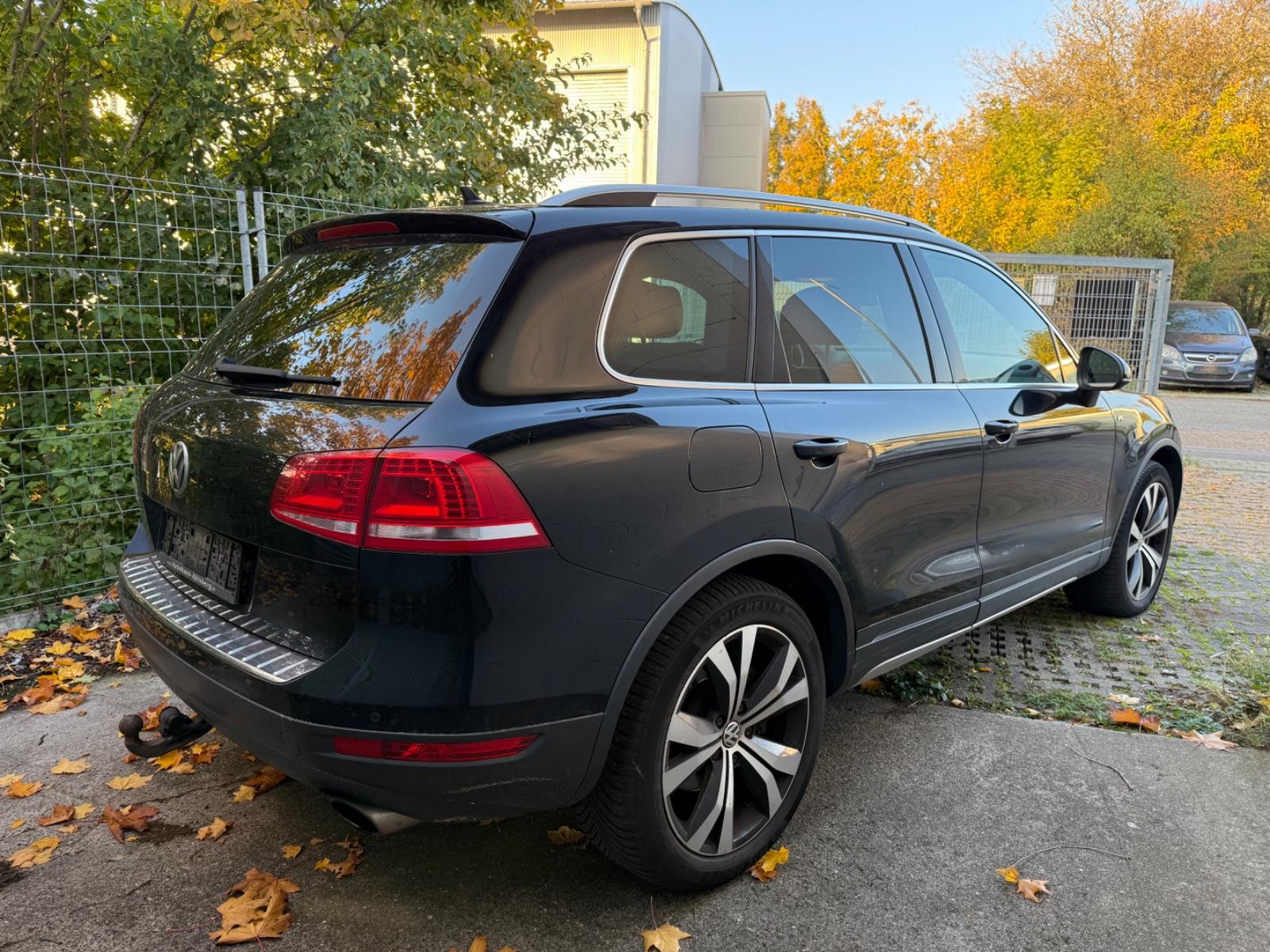 Volkswagen Touareg 2012 — engine 4.134 cm³, 340 HP (250kW)