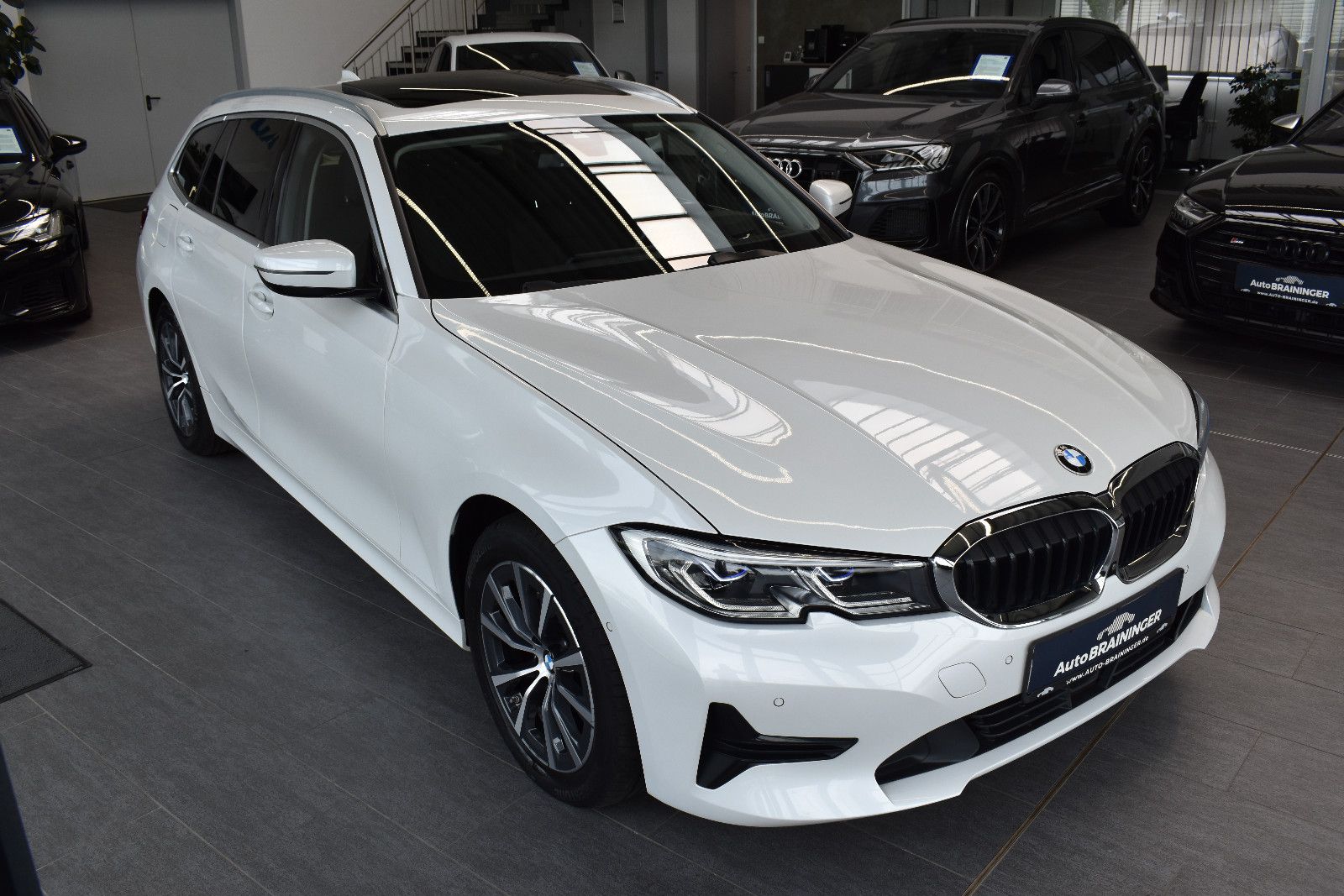 BMW 320d Touring Aut. Advantage Laser~Pano~LiveC~HUD foto 5