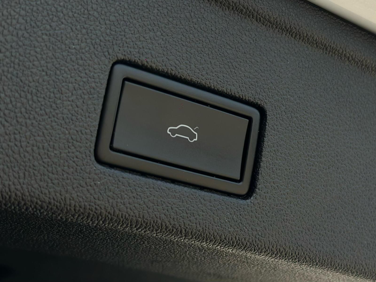 VW Touareg 3.0TDI ELEGANCE 4MOTION LED#AHK#KEYLE#SH - Image 23